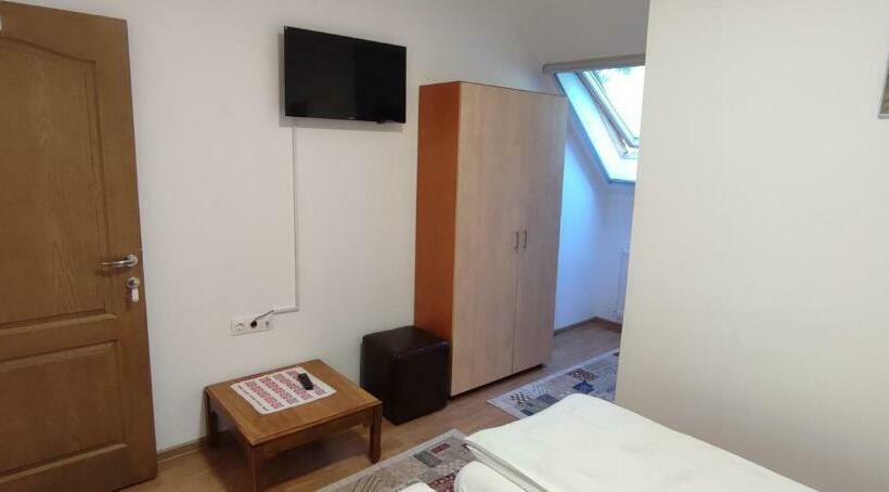 スタンダードルーム, Olt Part Vendégház