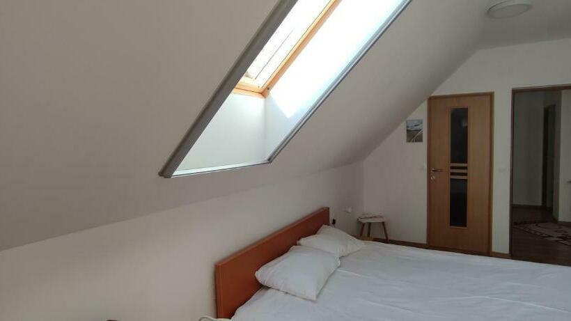 スタンダードルーム, Olt Part Vendégház