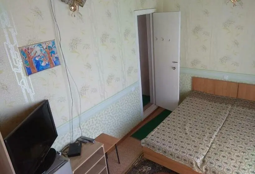 اتاق استاندارد سه نفره, Podsolnukhi Guest House