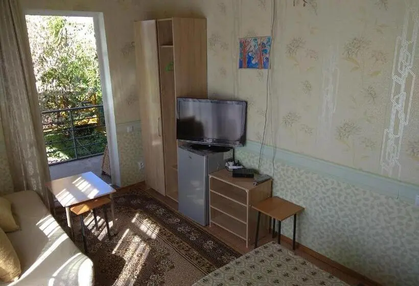 اتاق استاندارد سه نفره, Podsolnukhi Guest House