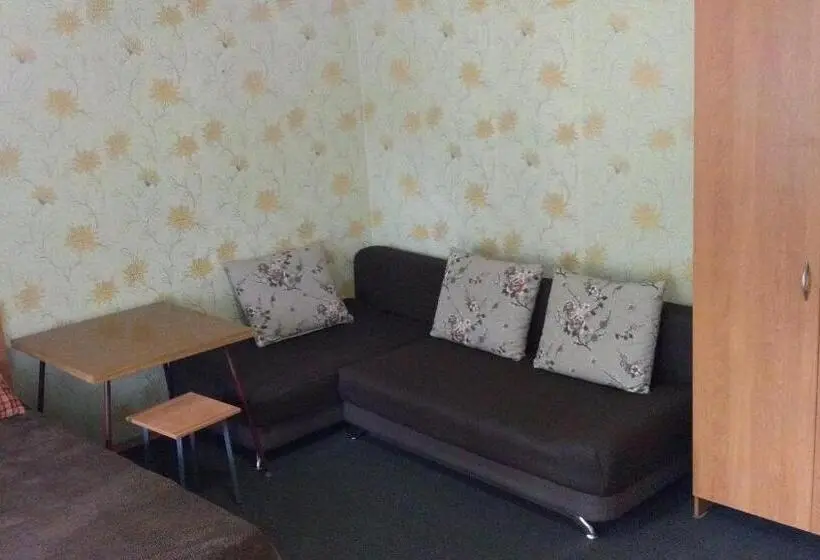 اتاق استاندارد چهار تخته, Podsolnukhi Guest House