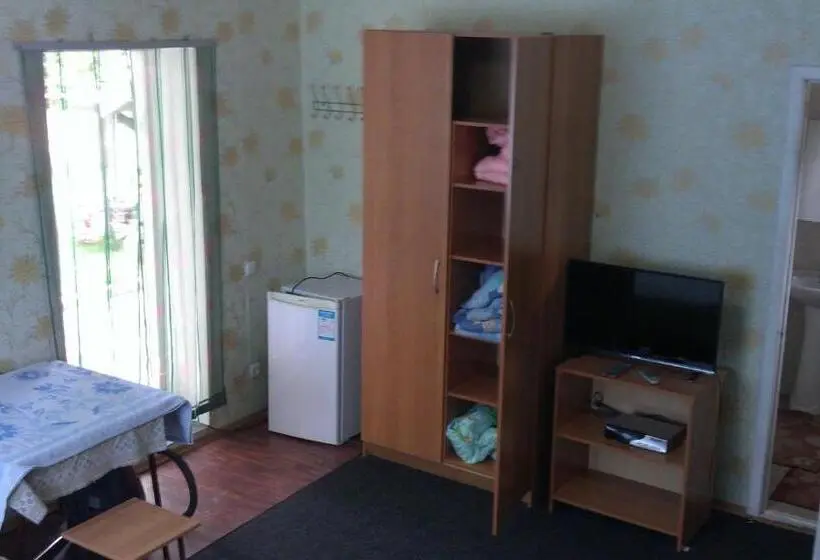 اتاق استاندارد چهار تخته, Podsolnukhi Guest House