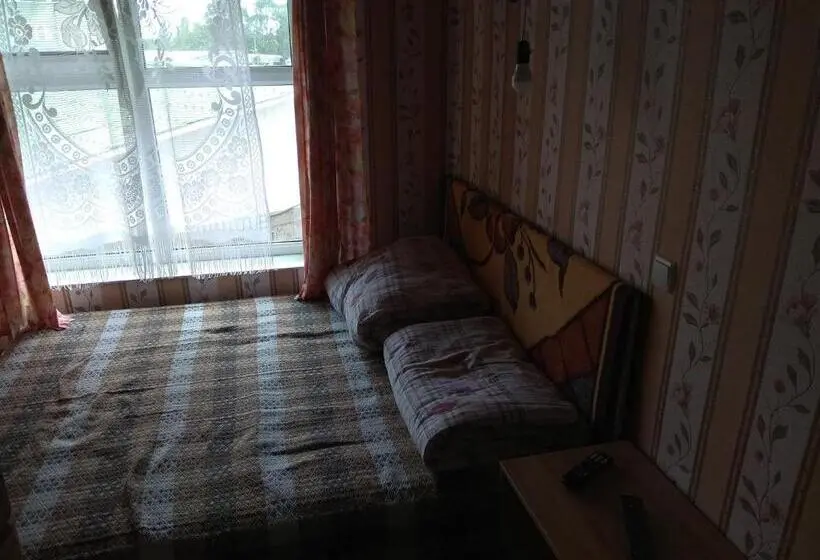اتاق استاندارد سه تخته با بالکن, Podsolnukhi Guest House