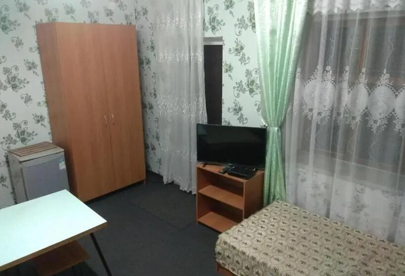 اتاق کلاسیک سه تخته, Podsolnukhi Guest House