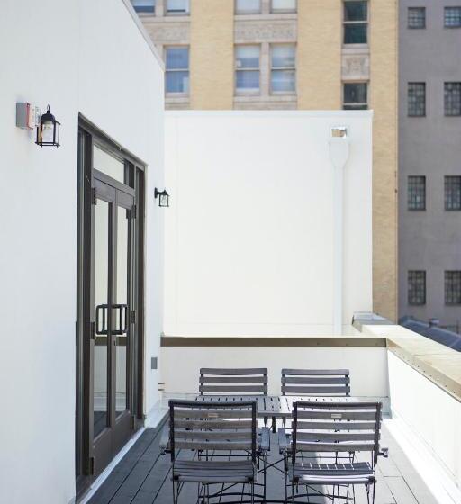 테라스 스위트, Sonder Lafayette Square