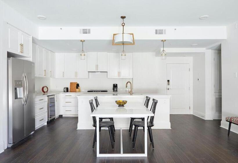 테라스 스위트, Sonder Lafayette Square