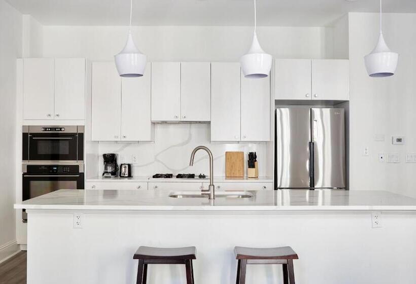 발코니가 있는 스위트, Sonder Lafayette Square