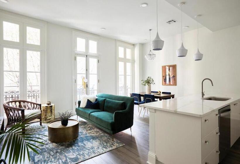 발코니가 있는 스위트, Sonder Lafayette Square