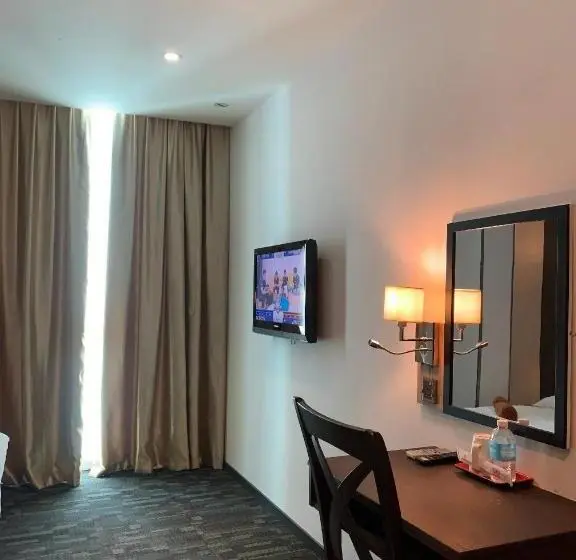 スタンダードシングルルーム, The Room