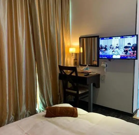 スタンダードシングルルーム, The Room