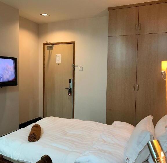 اتاق استاندارد یک نفره, The Room