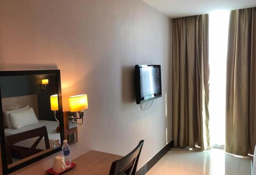 اتاق استاندارد یک نفره, The Room