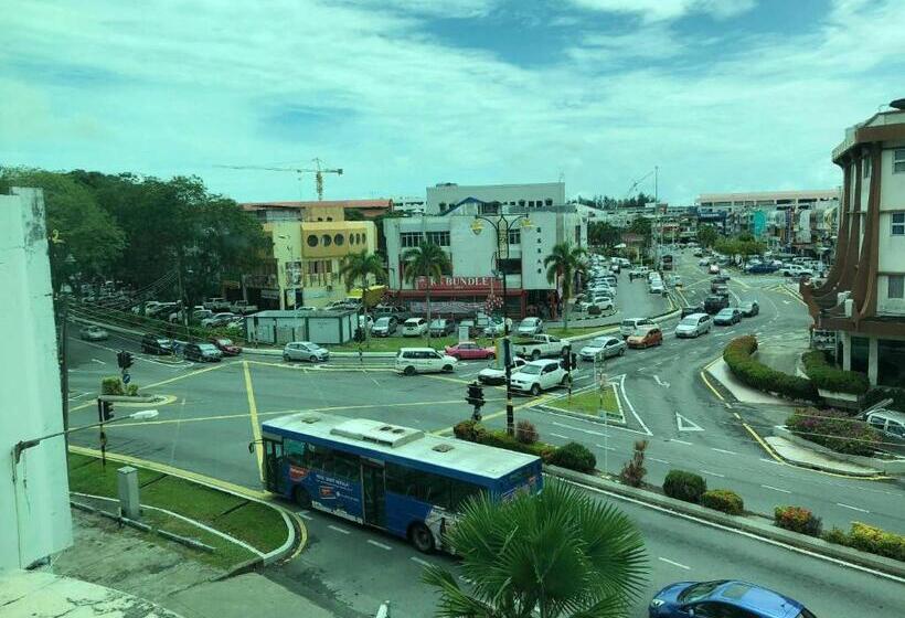 اتاق استاندارد با چشم‌انداز شهر, The Room