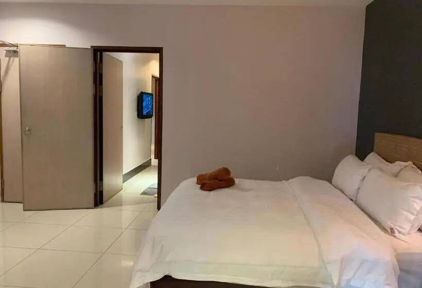 ファミリールーム, The Room
