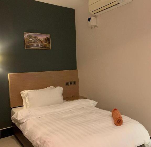 اتاق خانوادگی, The Room