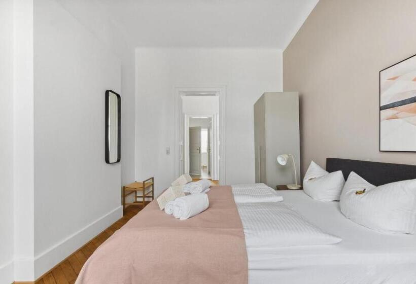 2 Bedroom Suite with Balcony, Limehome Dresden Antonstraße