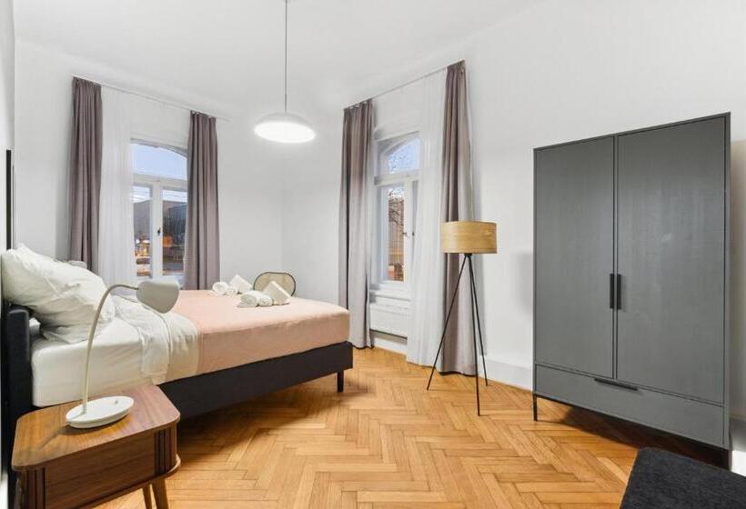 带2个卧室的套房, Limehome Dresden Antonstraße