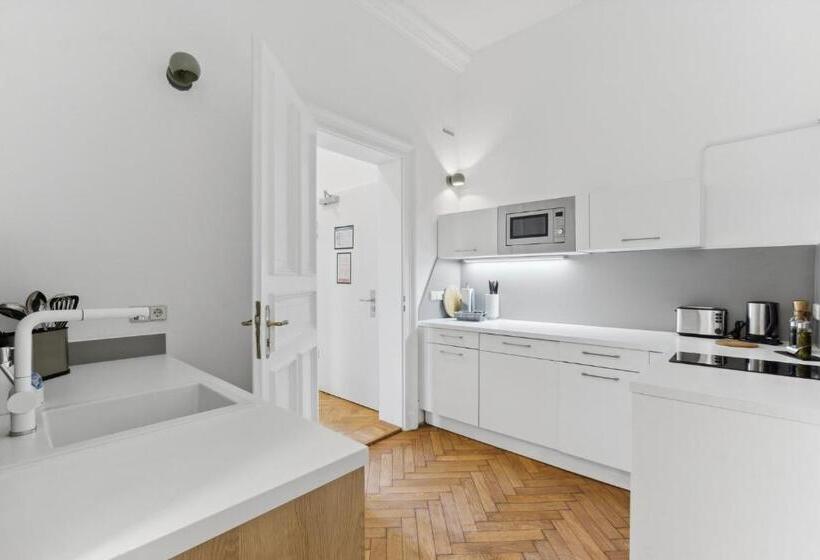 带2个卧室的套房, Limehome Dresden Antonstraße