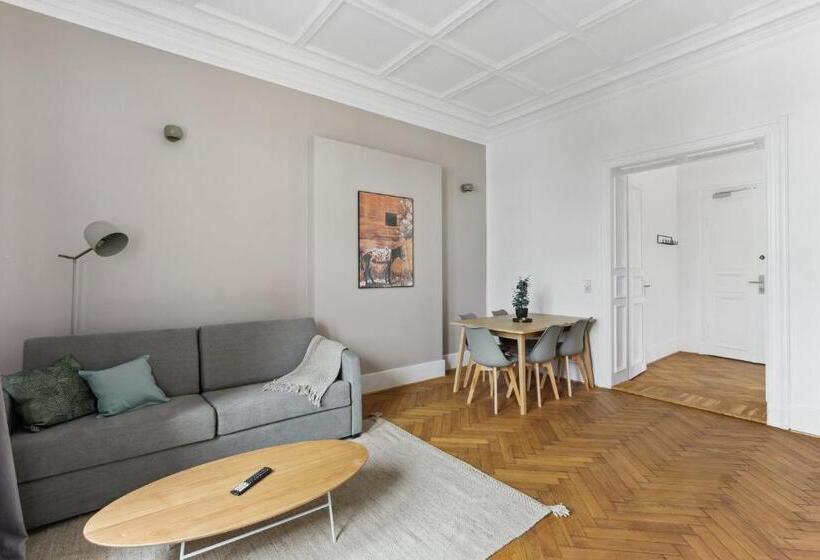 2 Bedroom Suite with Balcony, Limehome Dresden Antonstraße