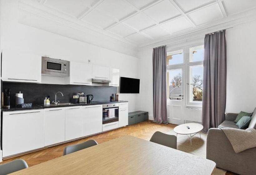 2 Bedroom Suite with Balcony, Limehome Dresden Antonstraße