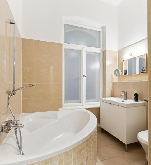 带2个卧室的套房, Limehome Dresden Antonstraße