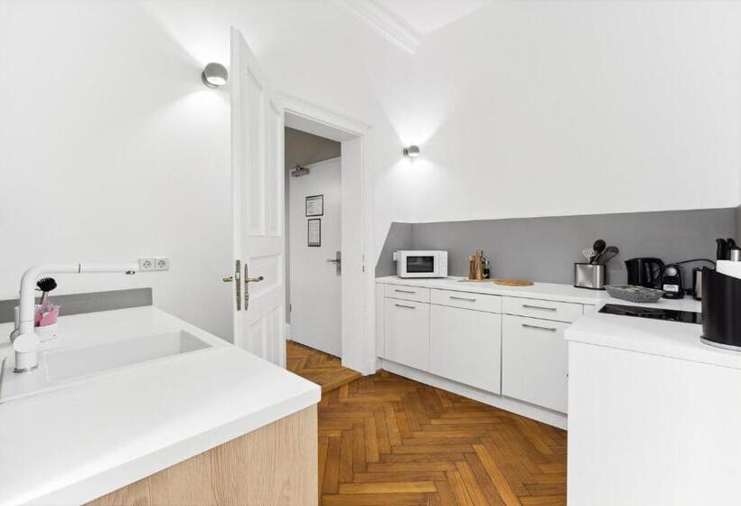 带2个卧室的套房, Limehome Dresden Antonstraße