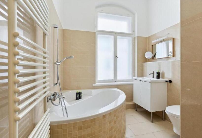 带2个卧室的套房, Limehome Dresden Antonstraße