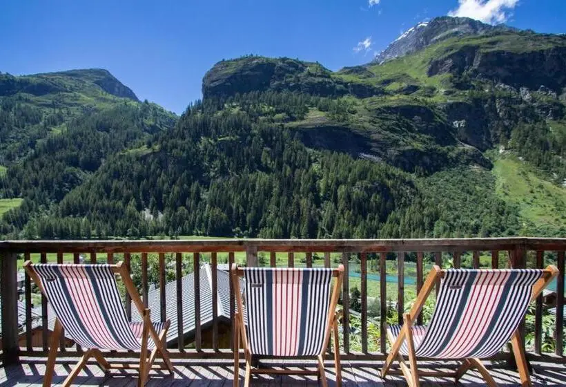 Standard-huone Parveke, Chalet Raven Co Living