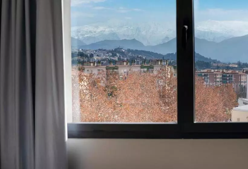 اتاق استاندارد با چشم‌انداز کوهستان, B&b Hotel Granada Estación