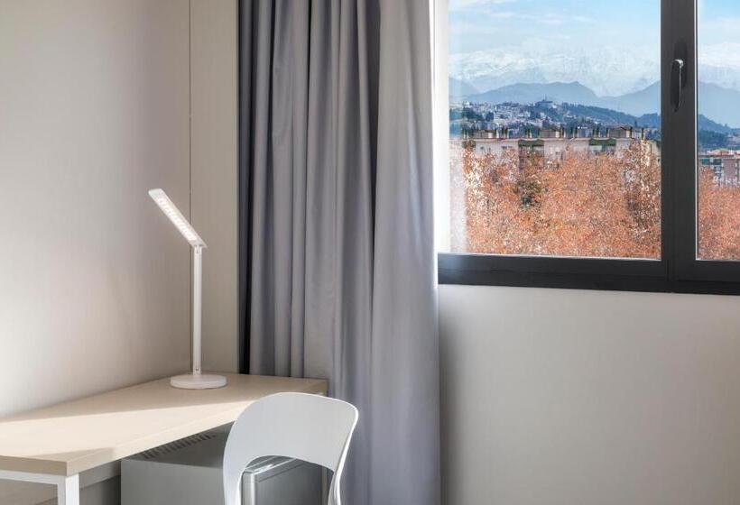 اتاق استاندارد با چشمانداز کوهستان, B&b Hotel Granada Estación