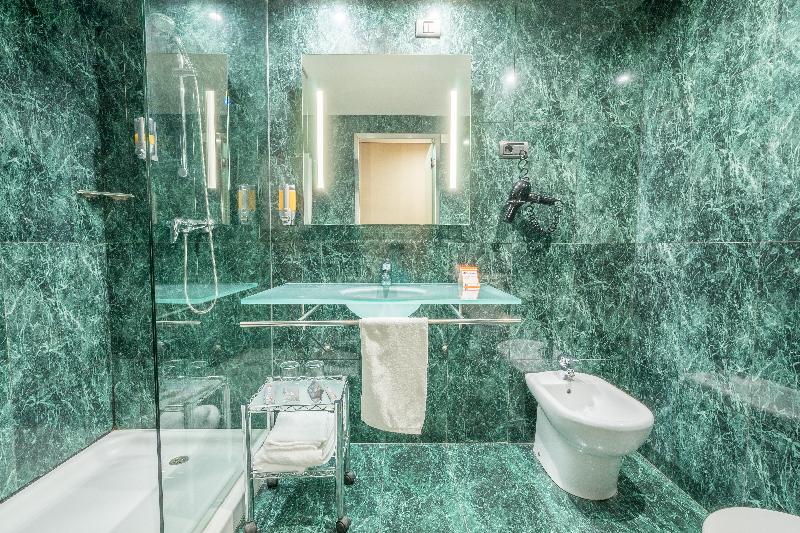 اتاق استاندارد, B&b Hotel Granada Estación