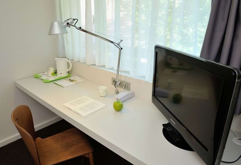 Номер Стандарт, Campanile Hotel Beauvais