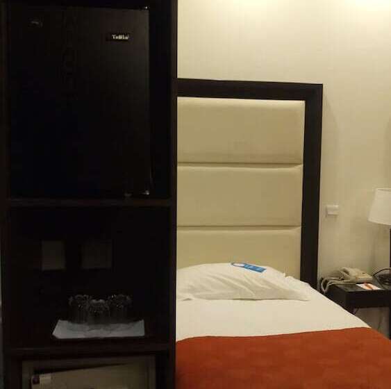 اتاق اجرایی یک تخته, Castelli Hotel Nicosia