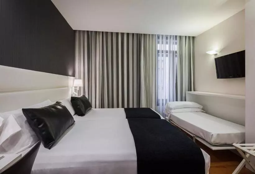 اتاق استاندارد سه نفره, Catalonia Plaza Mayor Salamanca