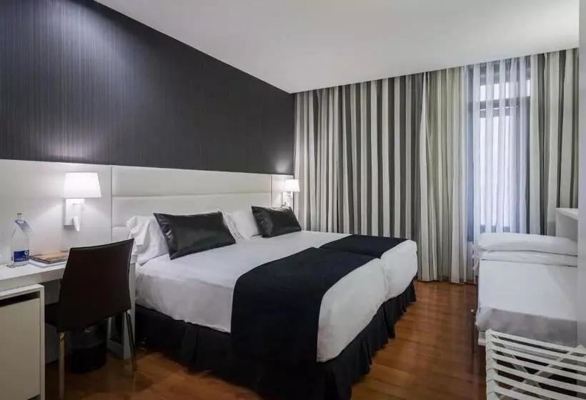 اتاق استاندارد سه نفره, Catalonia Plaza Mayor Salamanca