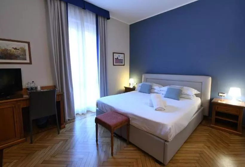 Pokój Standard, Cavour