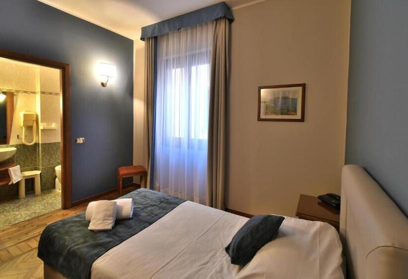 Номер Стандарт Индивидуальный, Cavour