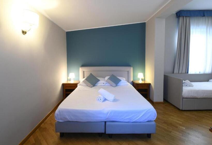 Четырехместный Номер Стандарт, Cavour