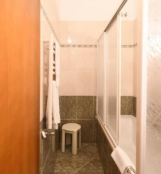 Четырехместный Номер Стандарт, Cavour