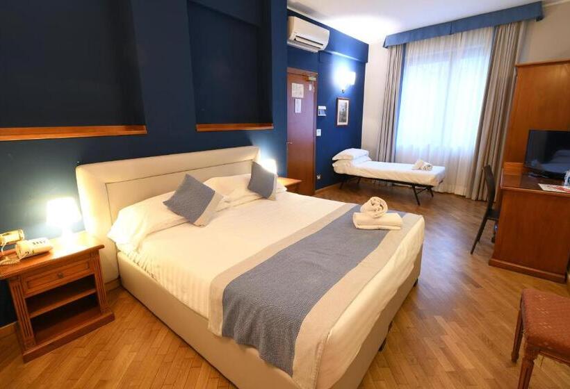 Номер Стандарт Трехместный, Cavour