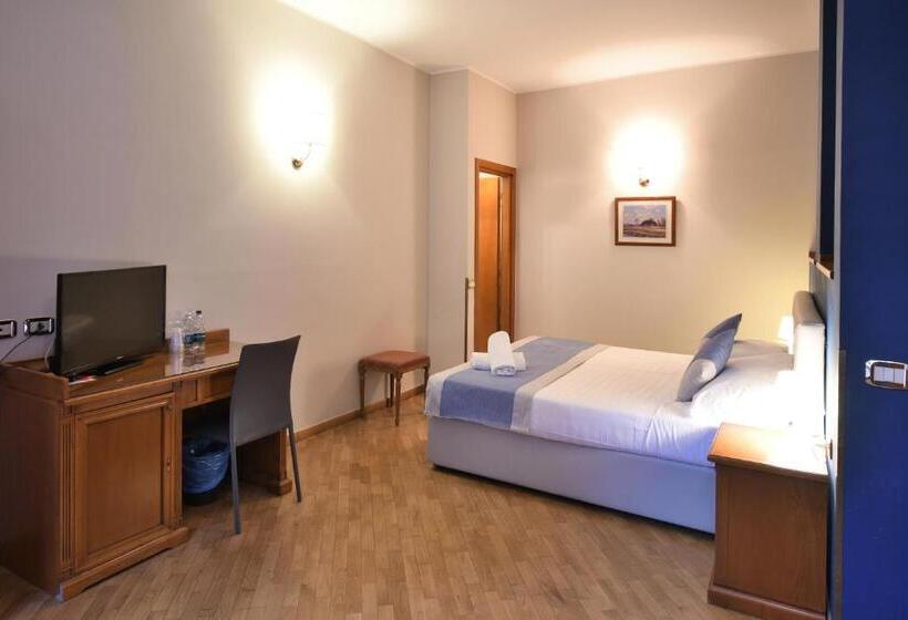 Номер Стандарт Трехместный, Cavour