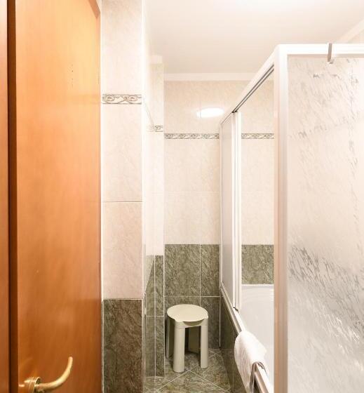 Номер Стандарт Трехместный, Cavour