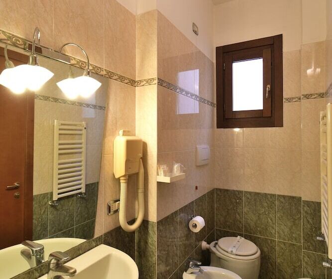 Номер Стандарт Индивидуальный, Cavour