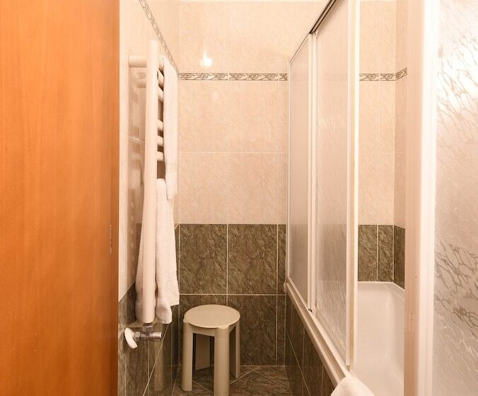 Четырехместный Номер Стандарт, Cavour