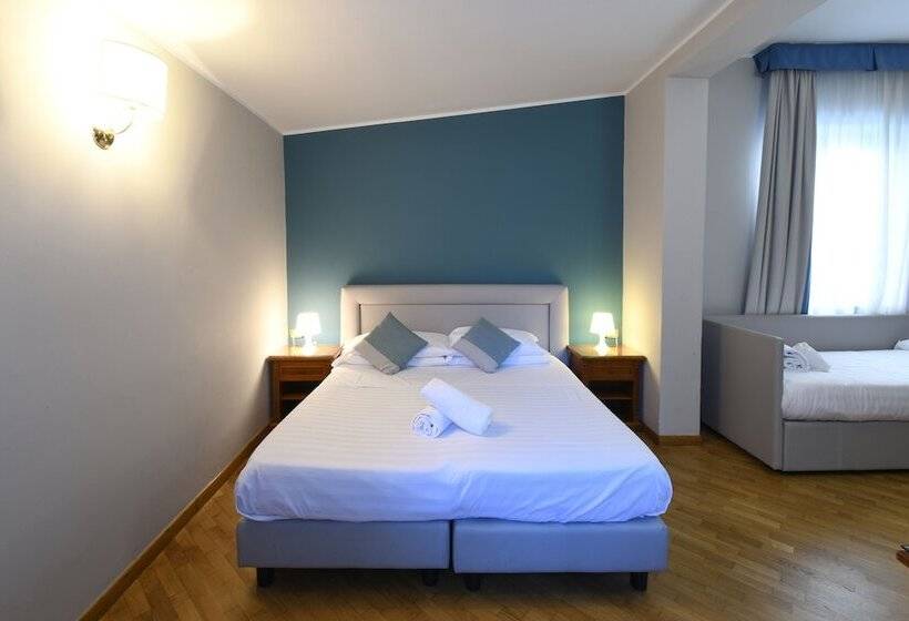 Четырехместный Номер Стандарт, Cavour