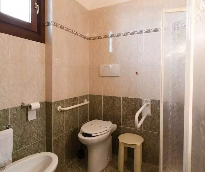 Pokój Basic, Cavour