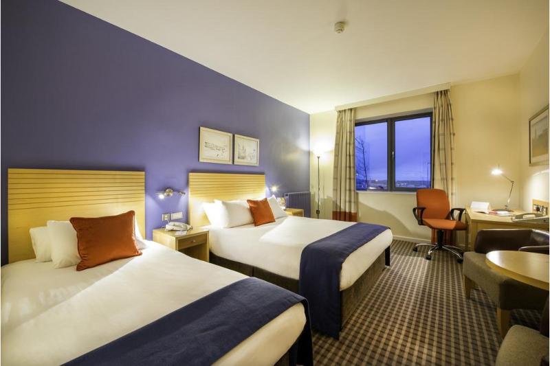 غرفة قياسية, Cork Airport