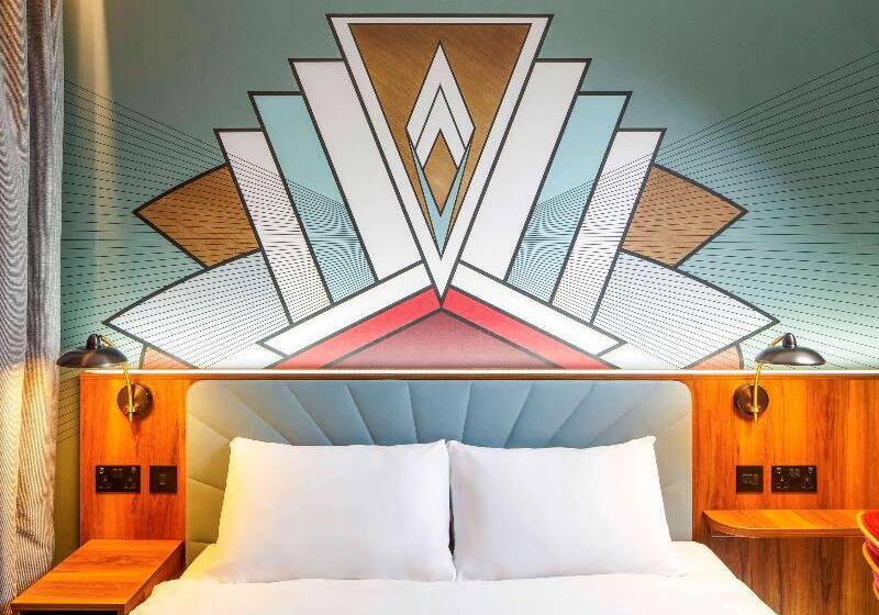 带大床的标准间, Holiday Inn London Kensington High St., An Ihg