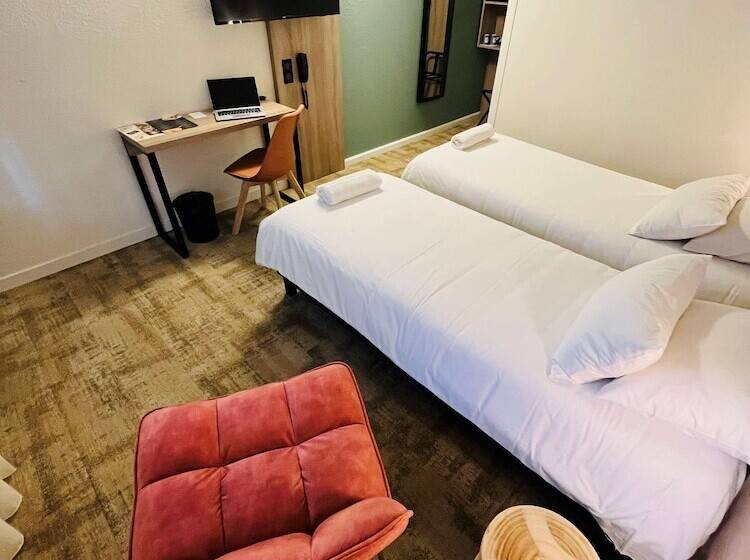 Номер Стандарт, Kyriad Aéroport Marseille