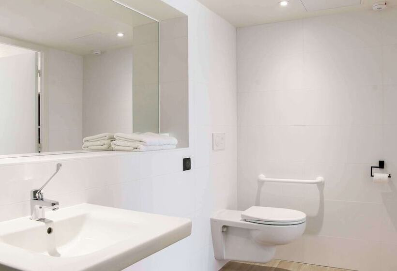 Номер Стандарт, Kyriad Aéroport Marseille